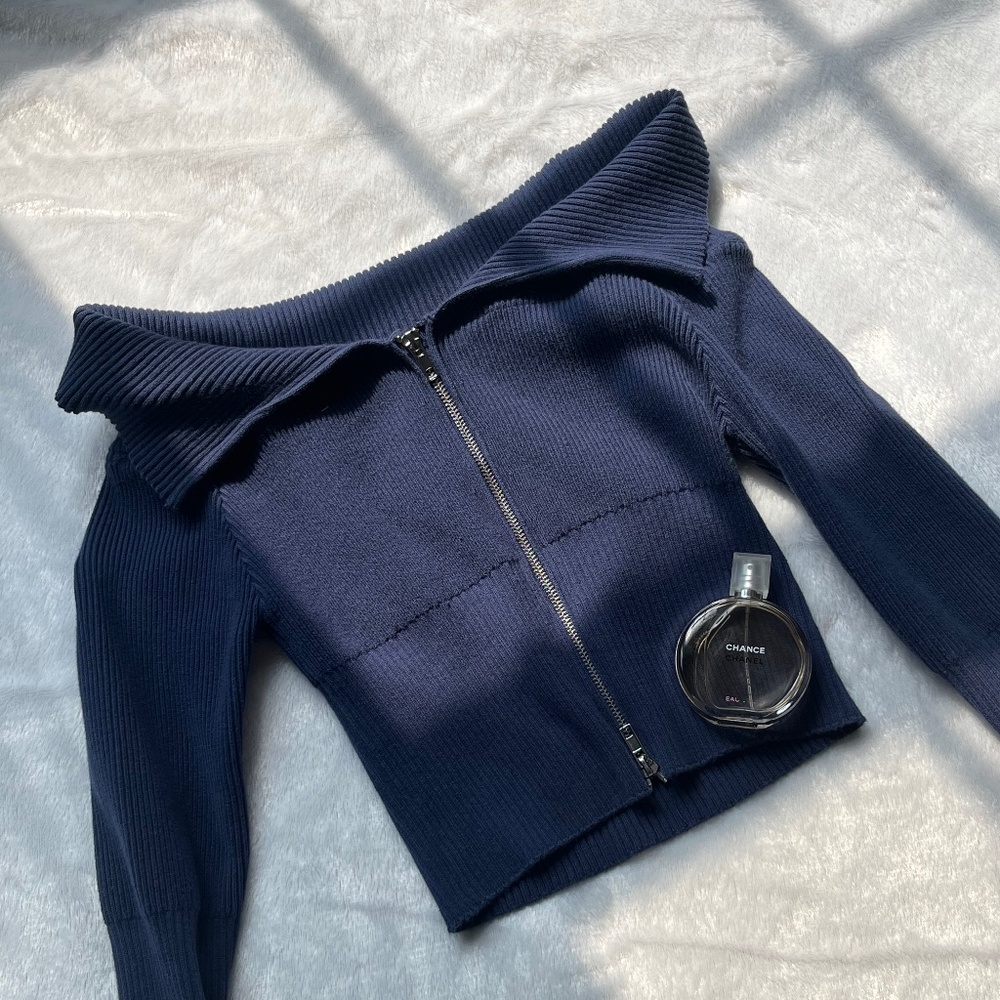 EDIKTED off-shoulder blue cropped zip up
